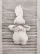 Carica l&#39;immagine nel visualizzatore di Gallery, Coniglio in lino personalizzato